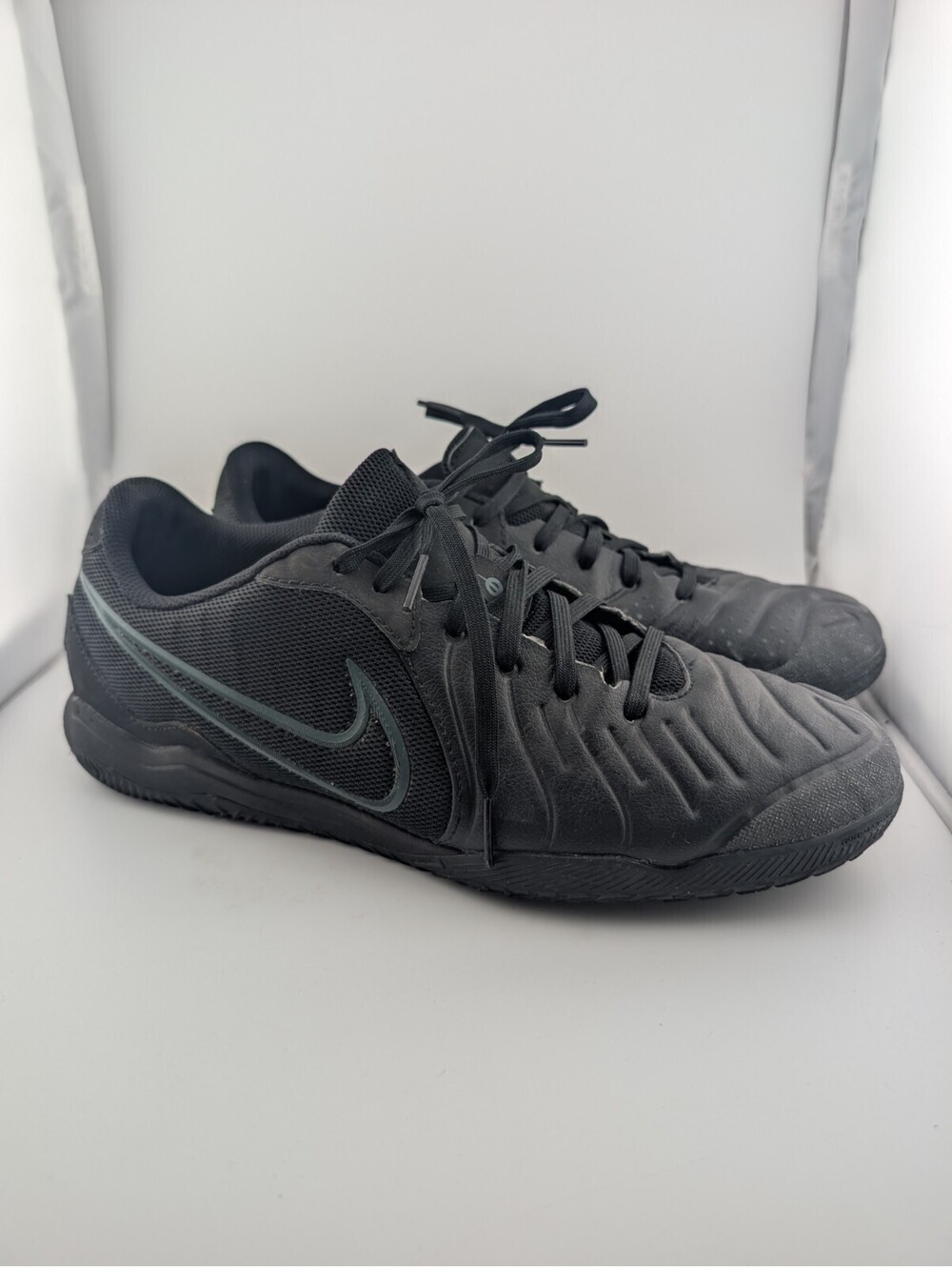 Men's 11.5 Nike Tiempo Legend Black Indoor Court Soccer Shoes Sneakers